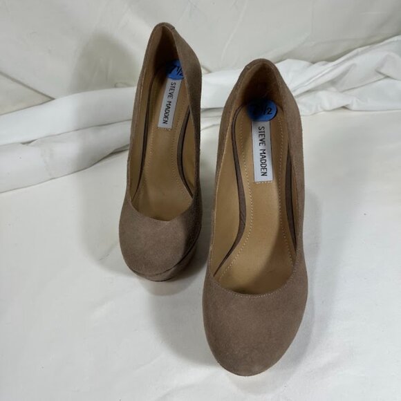 Steve Madden Beige High Heel Wedges - Size 7.5 - Picture 2 of 7